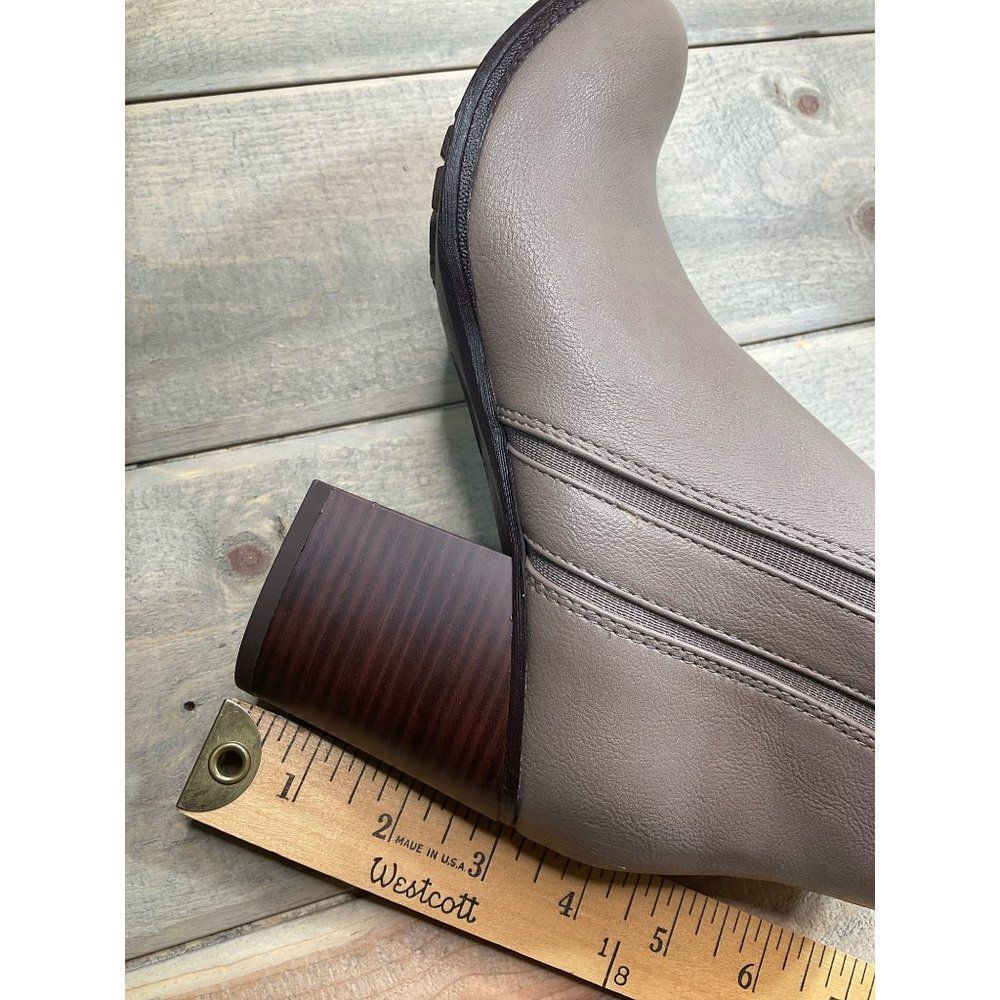 new NIB EuroSoft Grey Taupe Ankle Boots Faux Leather SABIRA US7 7M - Picture 8 of 8